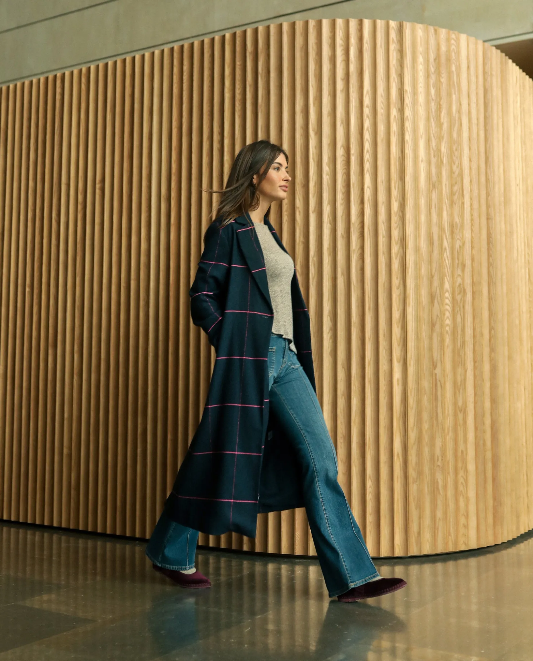 ABRIGO REUNITED · AZUL Y FUCSIA