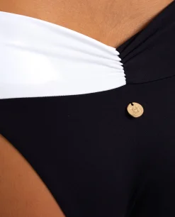 BIKINI MAHÓN · BLANCO Y NEGRO