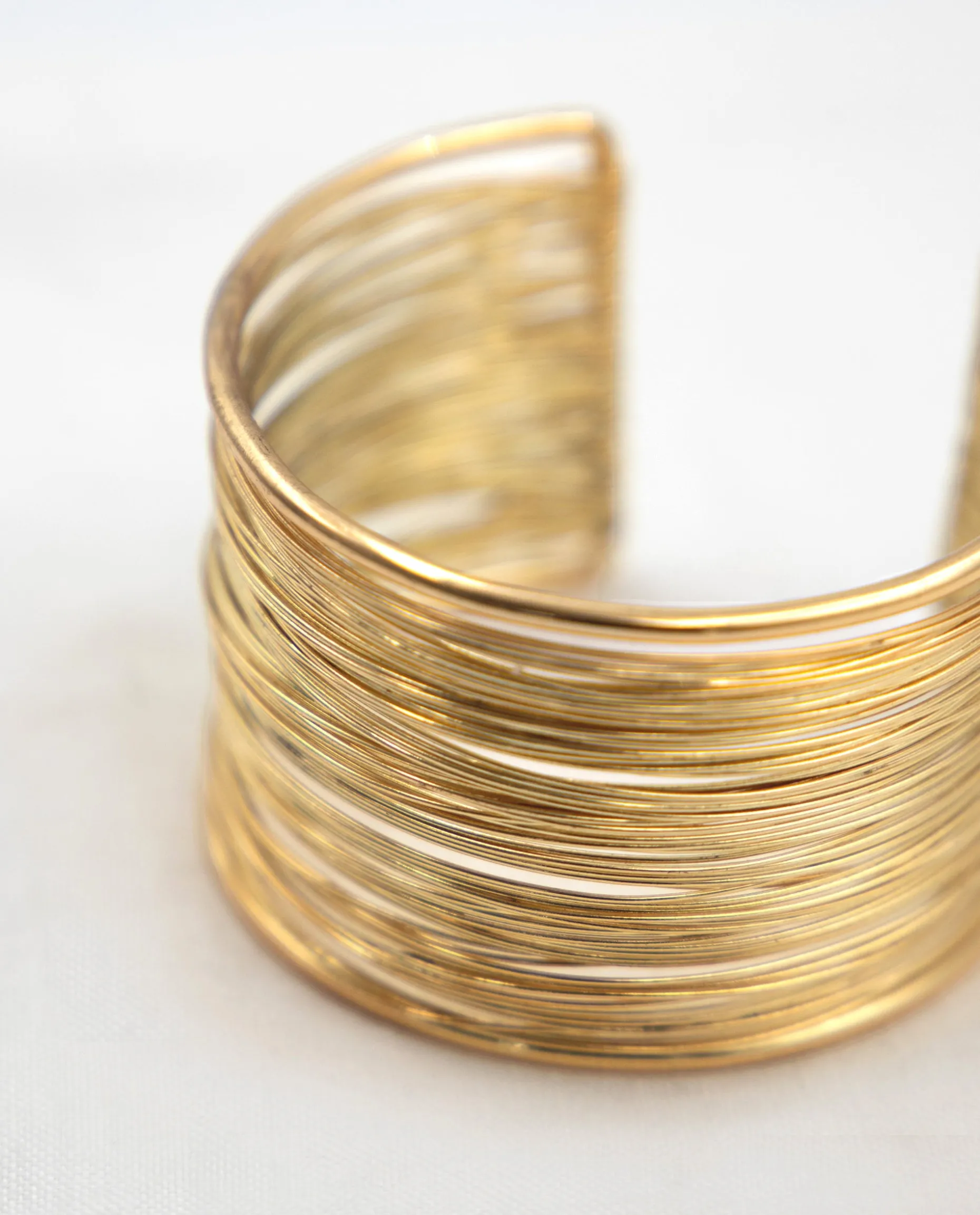 BRAZALETE ELEGANCE · DORADO