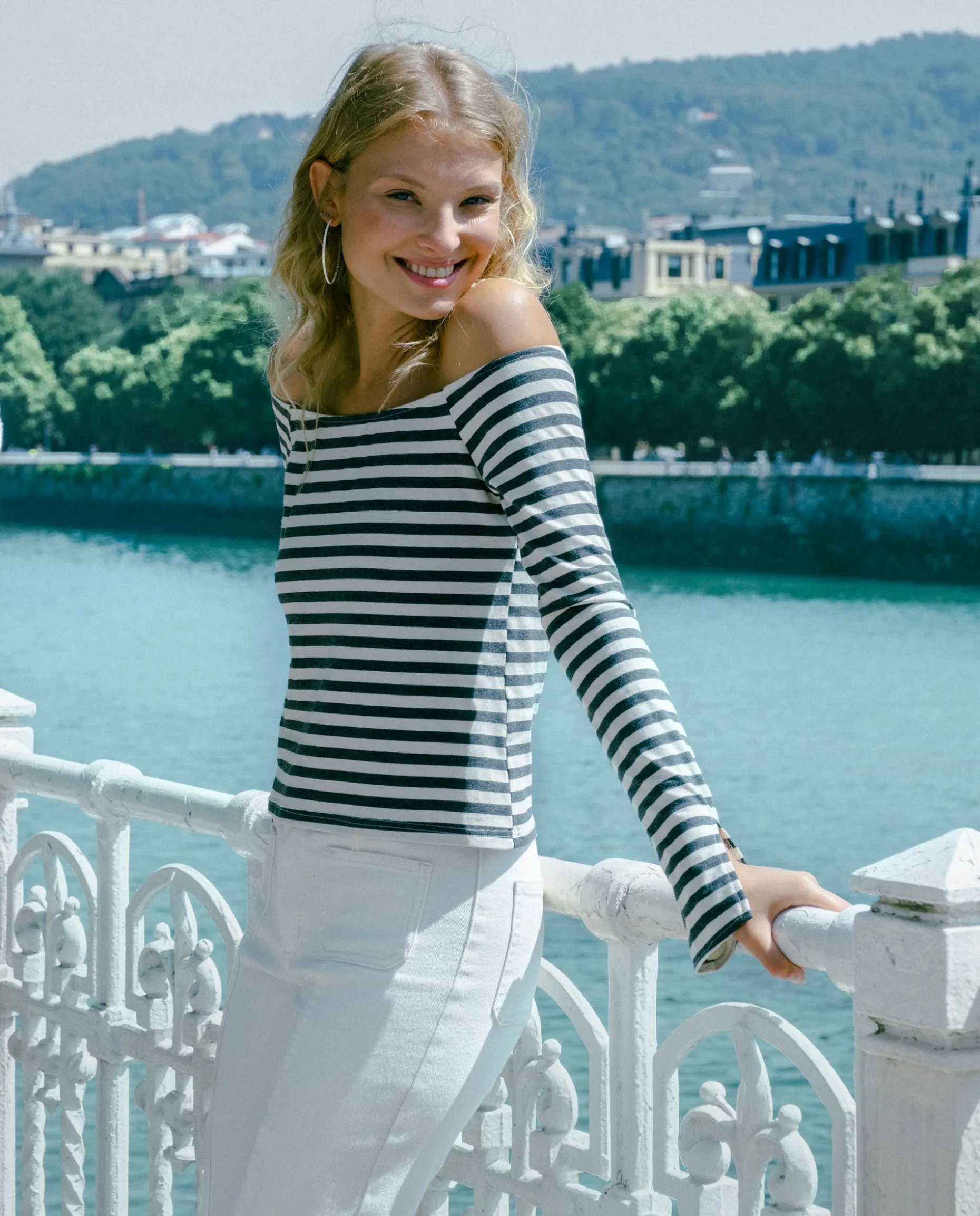 CAMISETA PLANS AWAIT · RAYAS