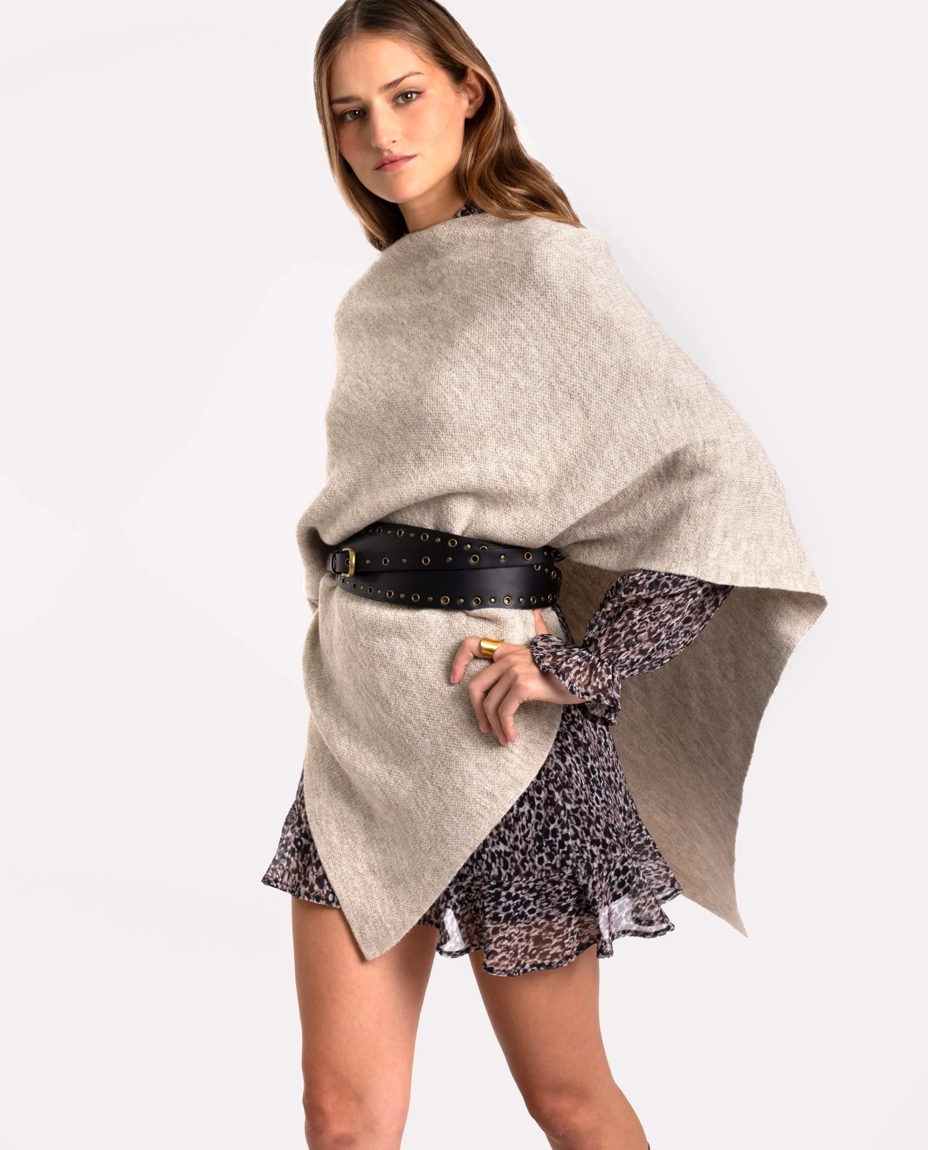 CAPA VILLAGE · BEIGE