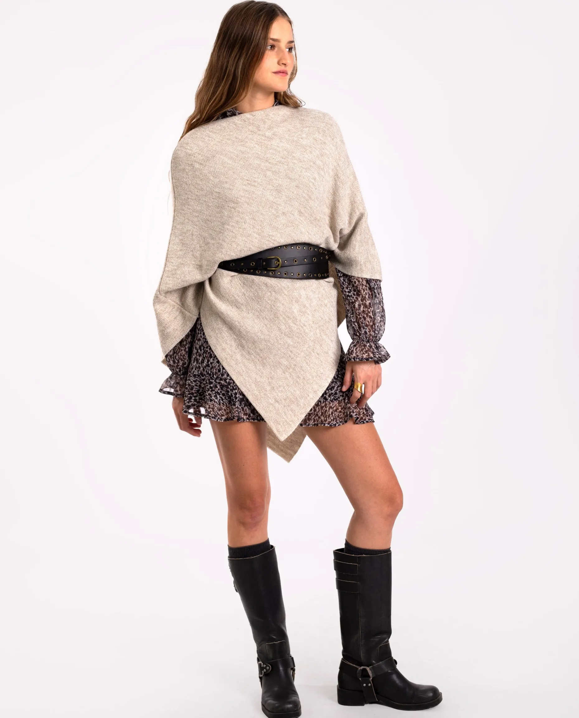 CAPA VILLAGE · BEIGE