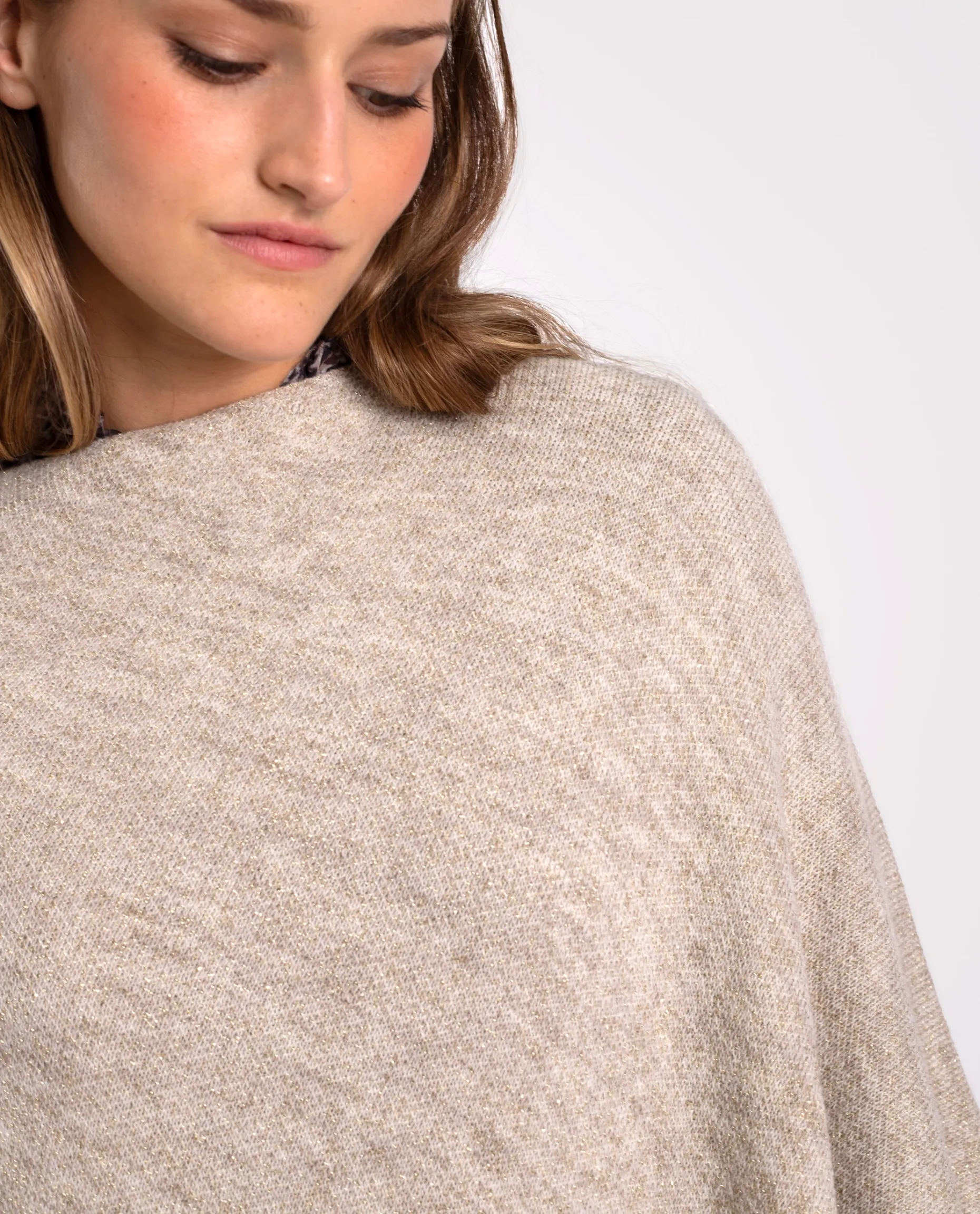 CAPA VILLAGE · BEIGE