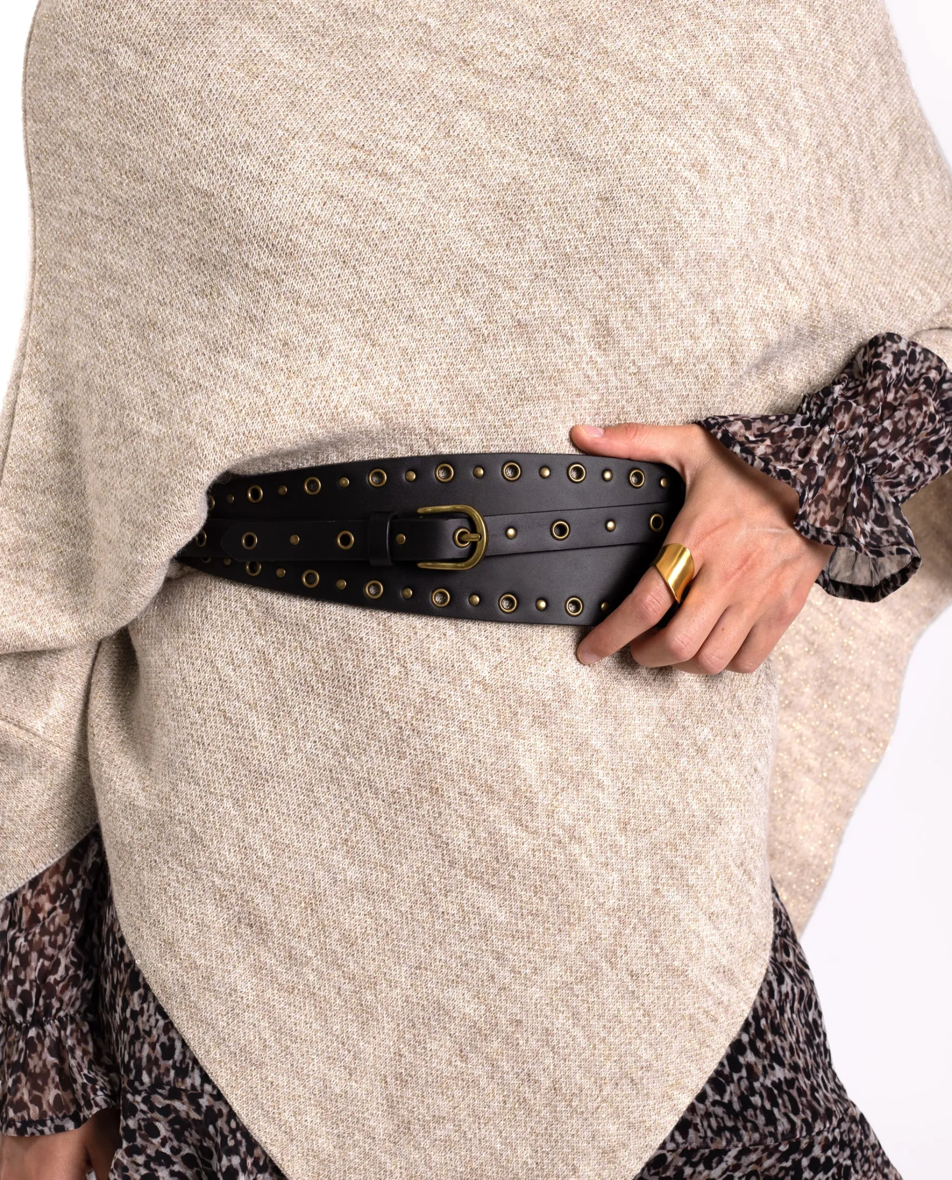 CAPA VILLAGE · BEIGE