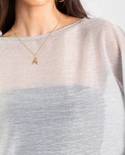 COLLAR LETRA AMULET · BAÑO ORO