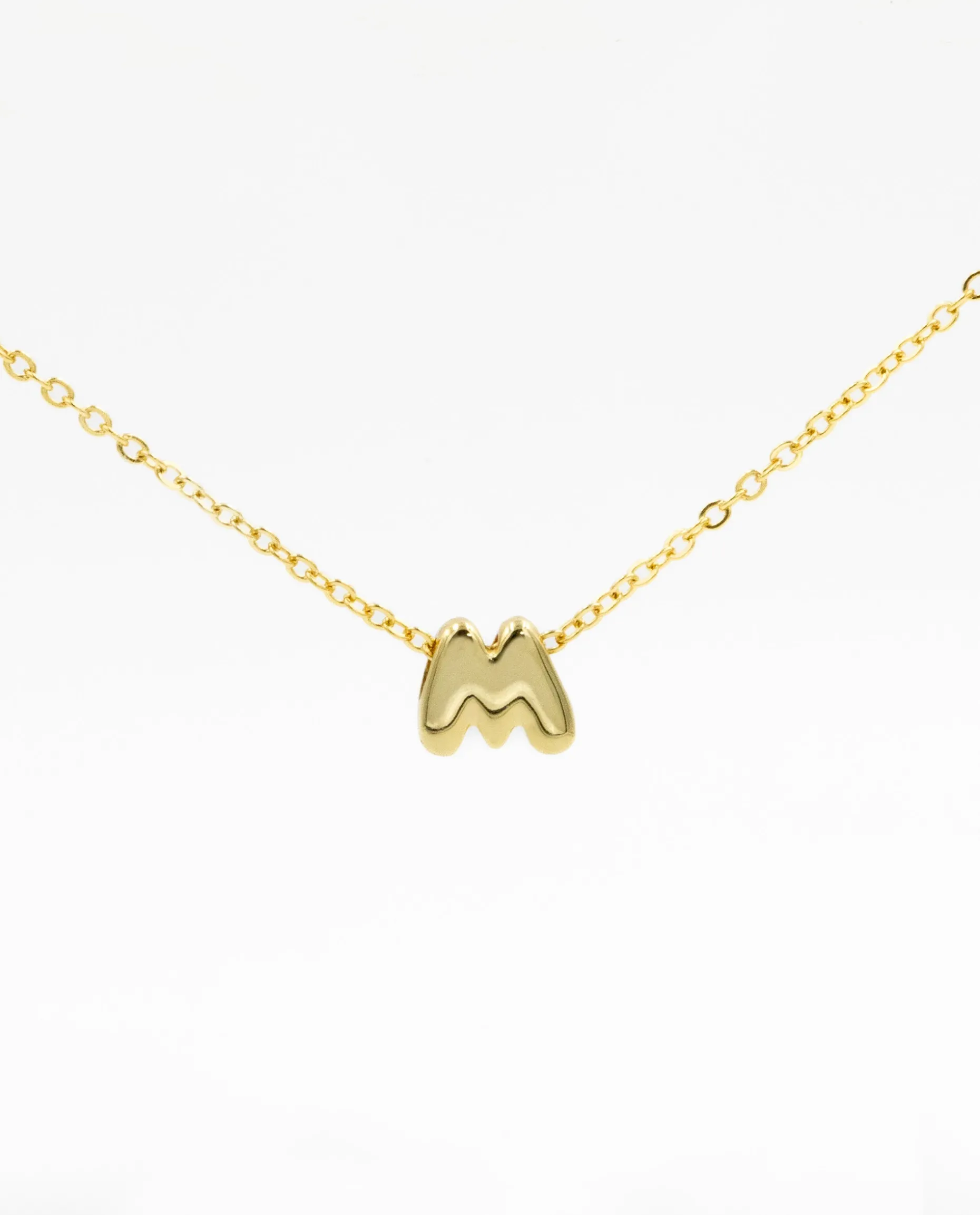 COLLAR LETRA EVERYDAY · PLATA BAÑO ORO