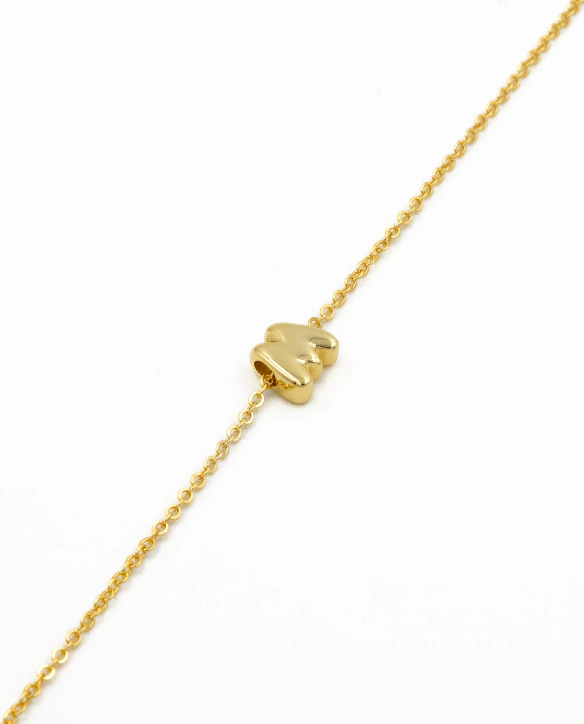 COLLAR LETRA EVERYDAY · PLATA BAÑO ORO