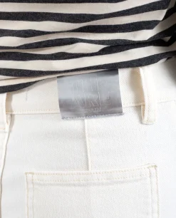 JEANS NOT TO DECIDE · CRUDO