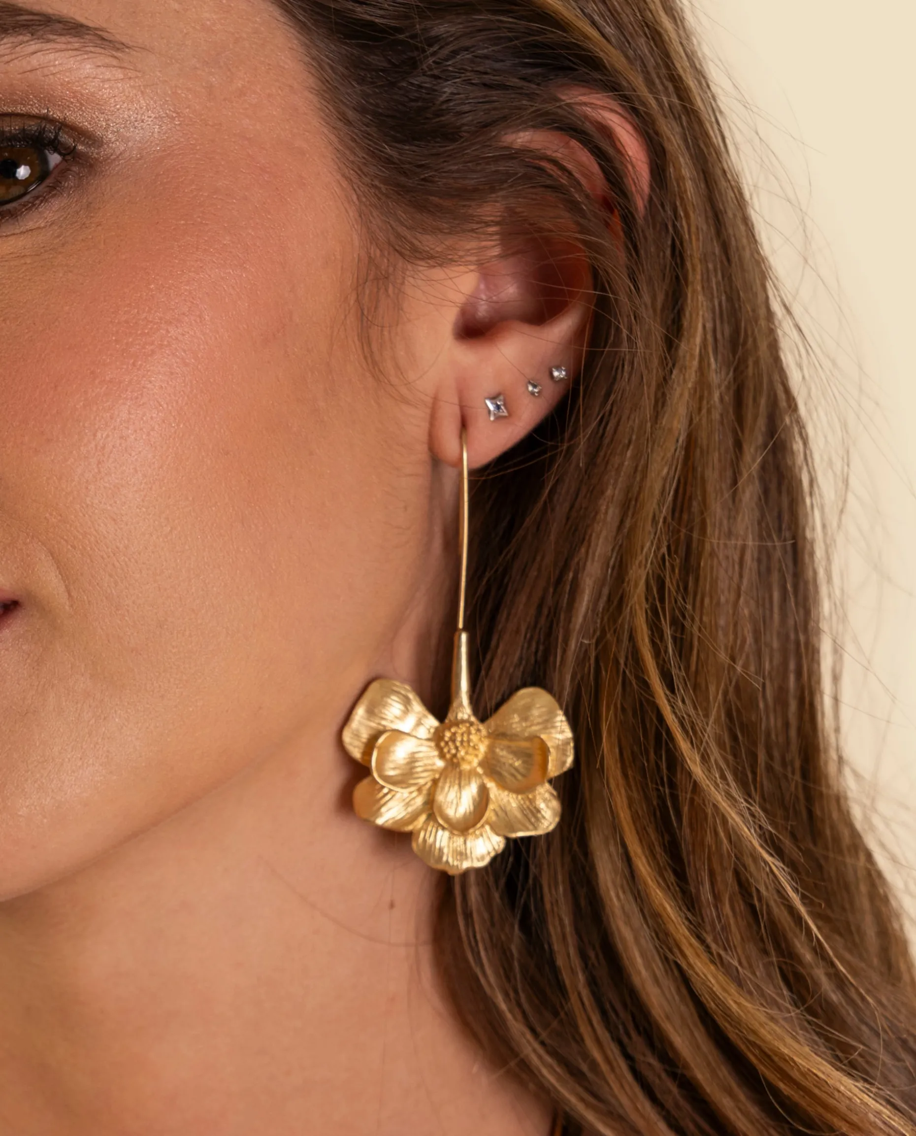 PENDIENTES ETHEREAL · DORADO