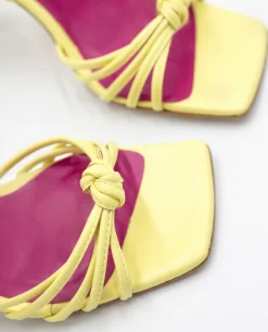 SANDALIA #2 · AMARILLO PASTEL