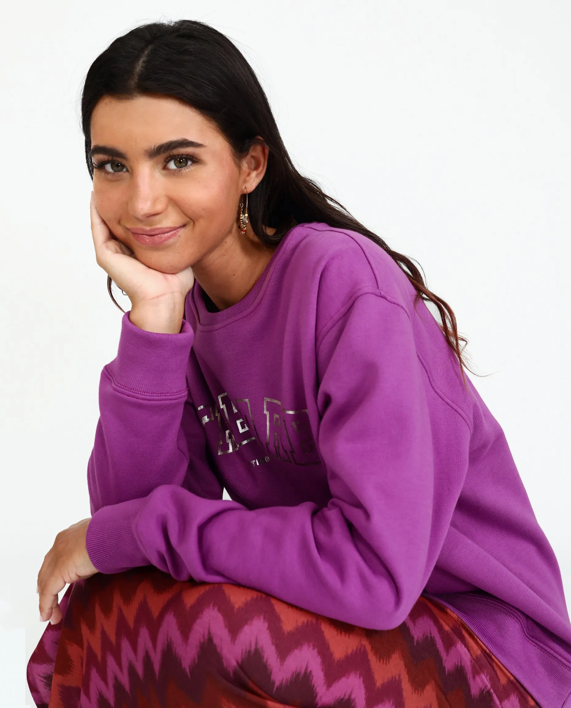 SUDADERA TRUST THE PROCESS · MORADO