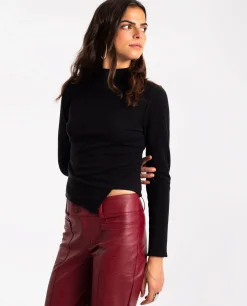 TOP CITY CHARM · NEGRO