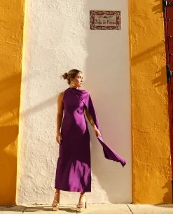 VESTIDO MRS. ABRIL · CIRUELA