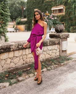 VESTIDO MRS. VERGARA · CIRUELA